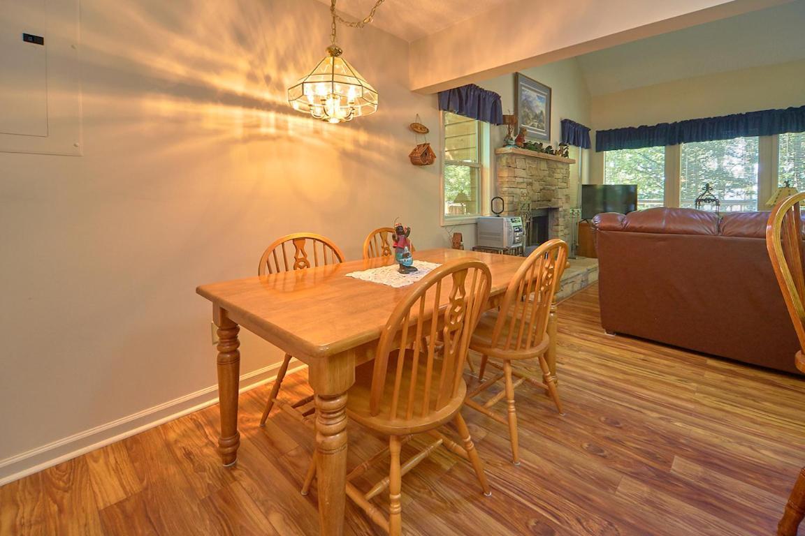 Mountain Hideaway Villa Gatlinburg Exterior photo